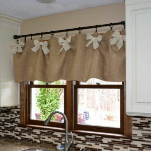 короткие кухонные шторы для кухни